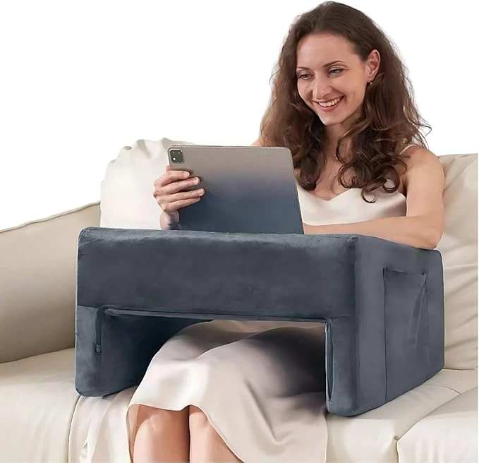 وسادة قراءة من رغوة الذاكرة وطاولة فخذ للابتوب مع جيب كوب